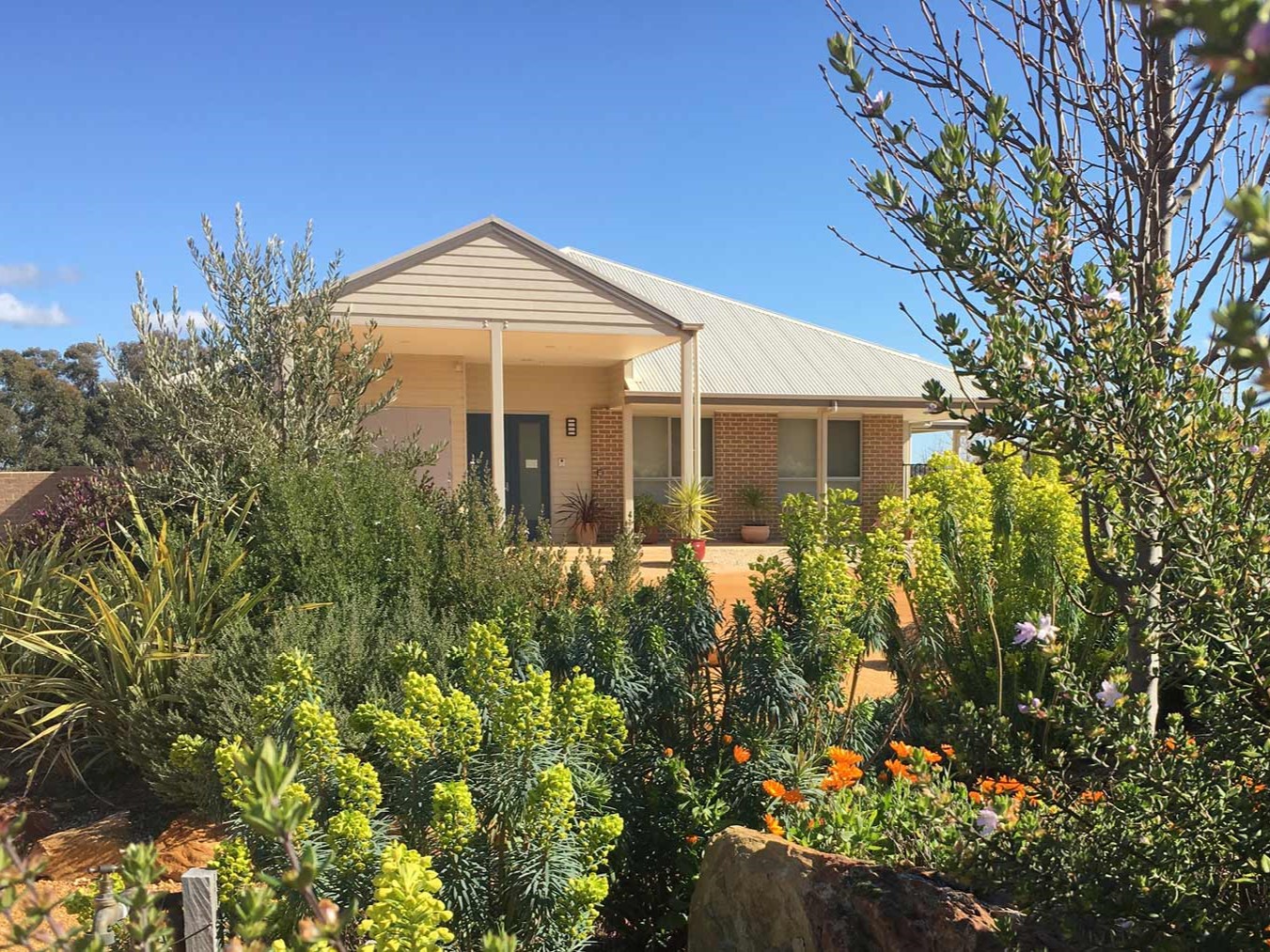 Mt Alexander Shire Accommodation Respite in Castlemaine. House and garden are pictured.